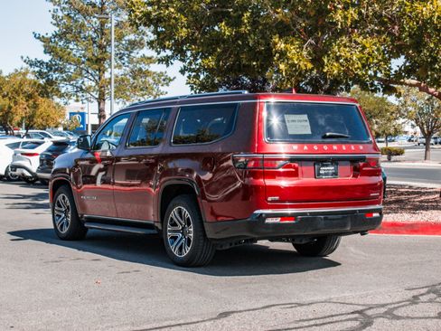 Used 2023 Jeep Wagoneer L Series II RWD image 7