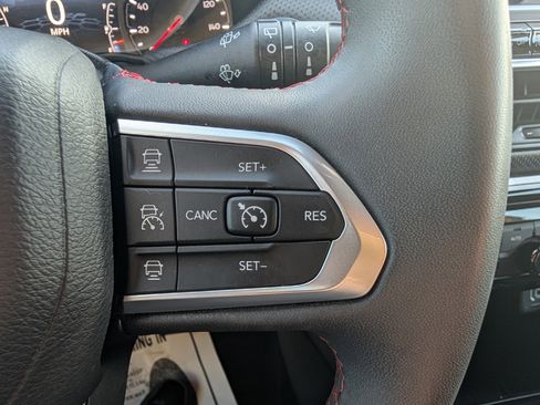 Used 2024 Jeep Compass Trailhawk image 19