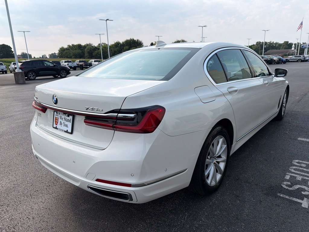 Used 2020 BMW 745e xDrive AWD/4WD image 5