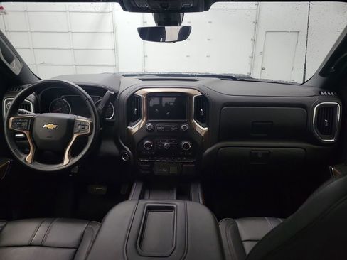 Used 2021 Chevrolet Silverado 2500 High Country w/ Technology Package image 10