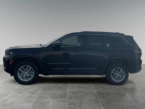 New 2026 Jeep Grand Cherokee Laredo RWD image 2