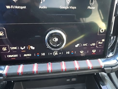 Used 2025 GMC Yukon XL AT4 w/ AT4 Premium Package image 27