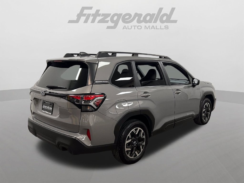 Used 2025 Subaru Forester Premium AWD/4WD image 6