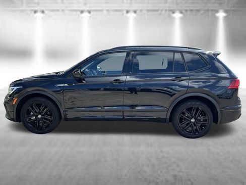 Certified 2022 Volkswagen Tiguan SE R-Line FWD image 3