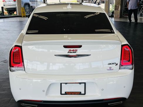 Used 2022 Chrysler 300 S w/ Comfort Group RWD image 8