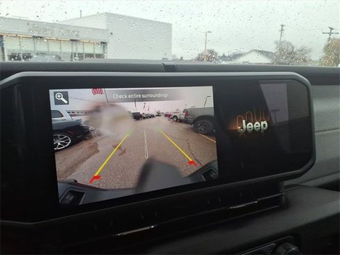 Used 2025 Jeep Gladiator Sport image 20