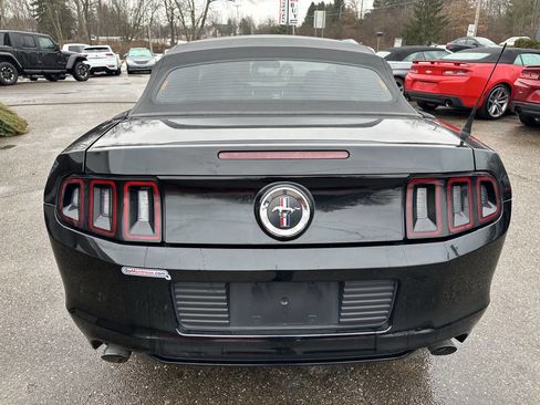 Used 2014 Ford Mustang Convertible RWD image 7