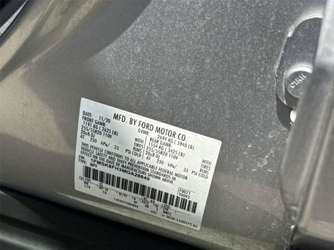 Used 2021 Ford Explorer Limited w/ Equipment Group 301A AWD/4WD image 31