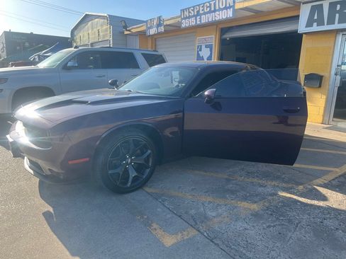 Used 2020 Dodge Challenger SXT w/ Blacktop Package RWD image 9