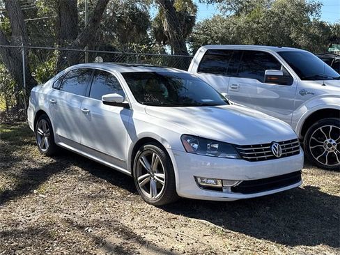 Used 2013 Volkswagen Passat TDI SEL Premium image 2