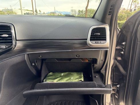 Used 2019 Jeep Grand Cherokee Limited w/ Trailer Tow Group IV image 19