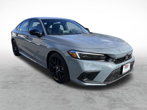 Used 2023 Honda Civic Sport image 3