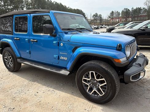 Used 2024 Jeep Wrangler Sahara image 5