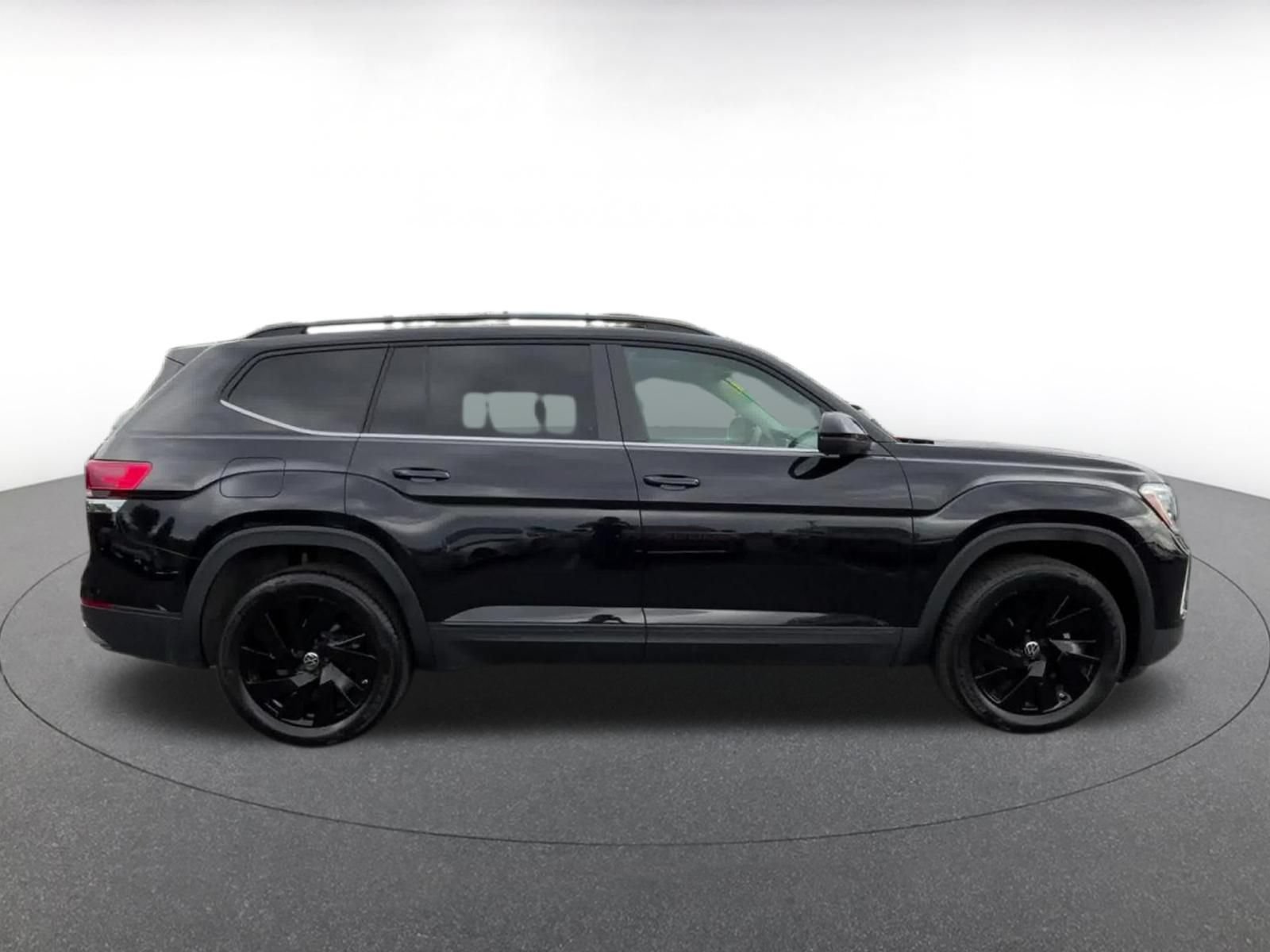 Used 2026 Volkswagen Atlas SE FWD image 15