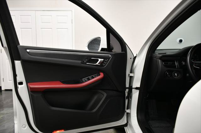 Used 2022 Porsche Macan GTS AWD/4WD image 26