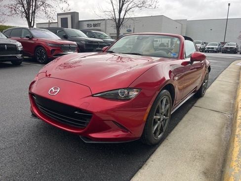 Used 2020 MAZDA MX-5 Miata RF Grand Touring RWD image 3
