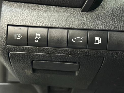 Used 2018 Toyota Camry SE image 24