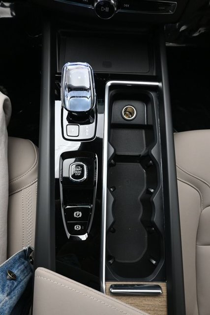 New 2026 Volvo XC60 B5 Plus w/ Protection Package Premier AWD/4WD image 12