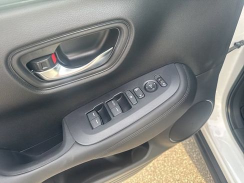 Certified 2024 Honda HR-V LX image 22