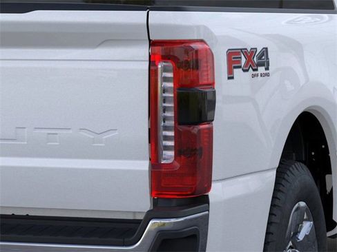 New 2026 Ford F250 Lariat image 21
