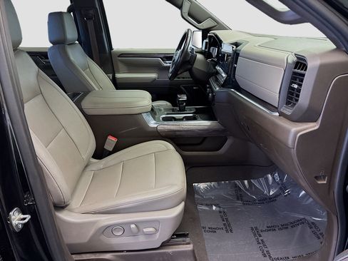 Used 2023 Chevrolet Silverado 1500 LTZ image 17