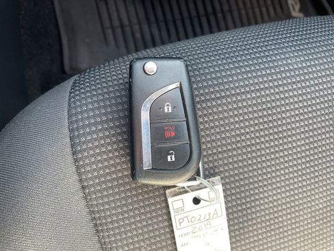 Used 2019 Toyota RAV4 LE w/ All Weather Liner Package AWD/4WD image 21