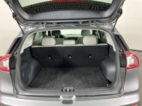 Used 2017 Kia Niro Touring w/ Advanced Technology Package FWD image 28