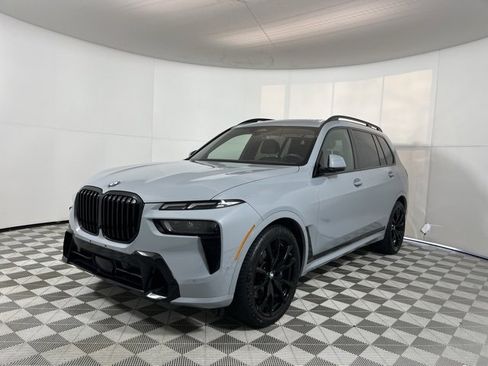 Used 2024 BMW X7 xDrive40i w/ M Sport Package image 3