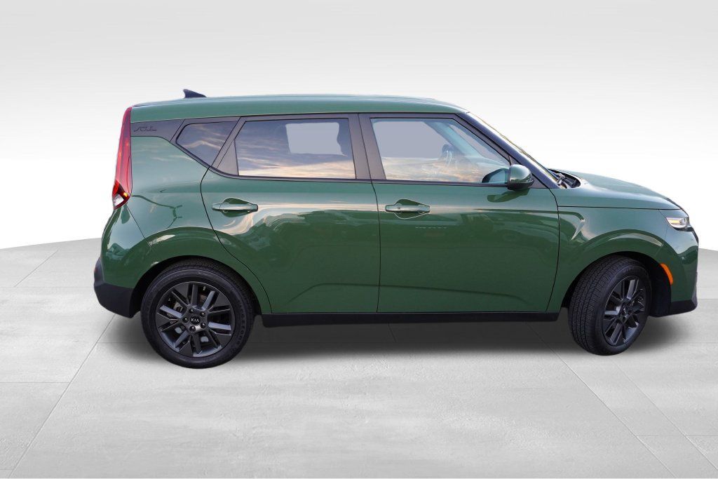Used 2020 Kia Soul EX FWD image 2