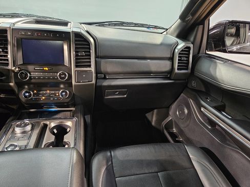 Used 2020 Ford Expedition XLT w/ Equipment Group 202A AWD/4WD image 11
