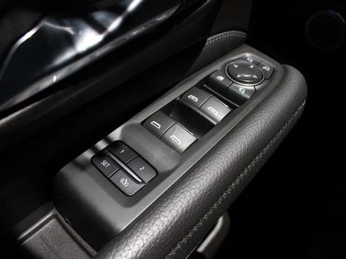 Used 2021 GMC Yukon Denali w/ Advanced Technology Package AWD/4WD image 8