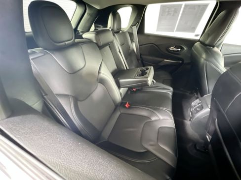 Used 2022 Jeep Cherokee Limited AWD/4WD image 25