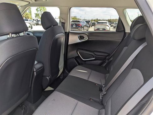 Certified 2025 Kia Soul LX image 19