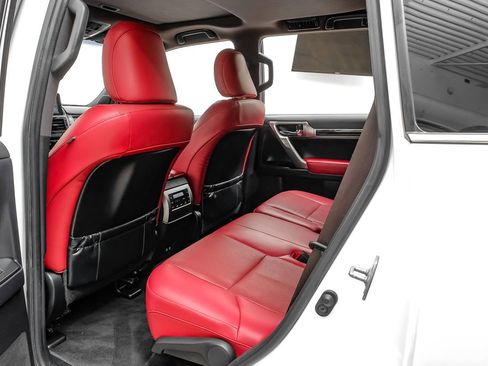 Used 2022 Lexus GX 460 Premium w/ Premium Package image 36