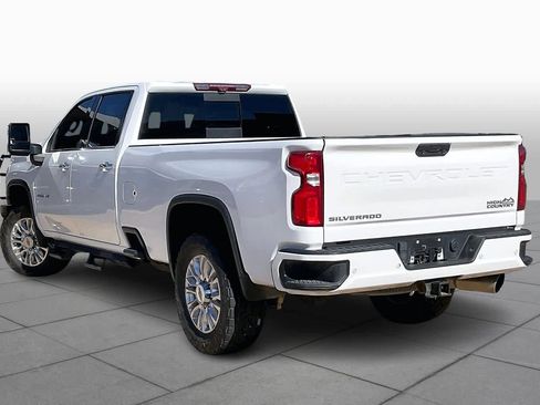 Used 2022 Chevrolet Silverado 2500 High Country w/ Technology Package AWD/4WD image 13