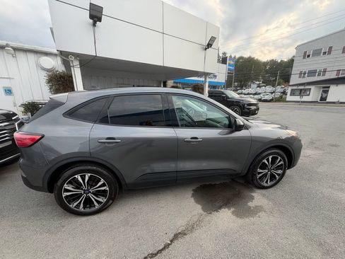 Used 2021 Ford Escape SE w/ SE Sport Appearance Package AWD/4WD image 6