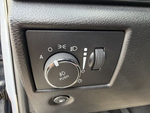 Used 2021 Jeep Grand Cherokee Limited w/ Premium Lighting Group AWD/4WD image 15