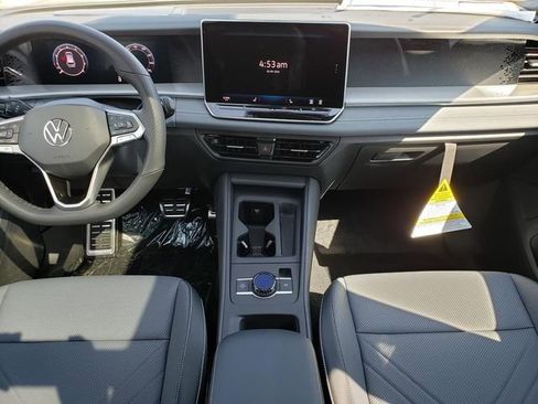 New 2026 Volkswagen Tiguan SE R-Line AWD/4WD image 9