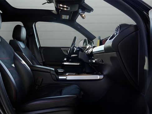 Used 2021 Mercedes-Benz GLB 250 GLB 250 image 60