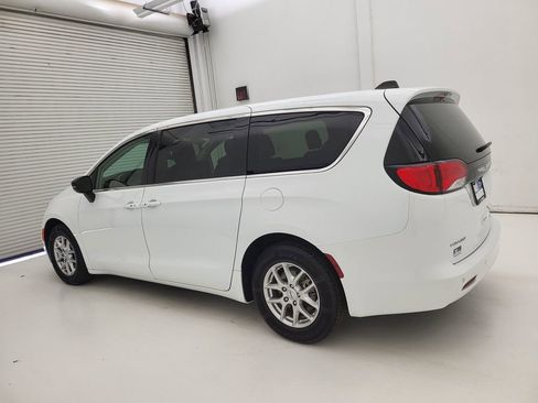 Used 2024 Chrysler Voyager LX FWD image 18