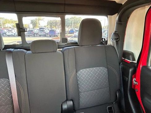 Certified 2025 Jeep Gladiator Mojave w/ Convenience Group AWD/4WD image 16