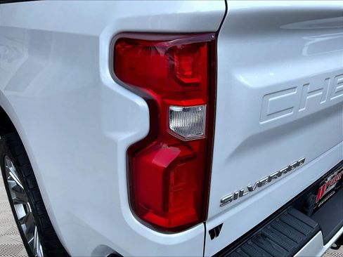 Used 2020 Chevrolet Silverado 1500 RST AWD/4WD image 24