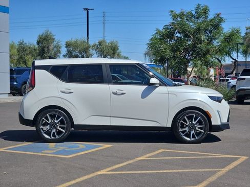 Used 2024 Kia Soul EX w/ Option Group 015 FWD image 9