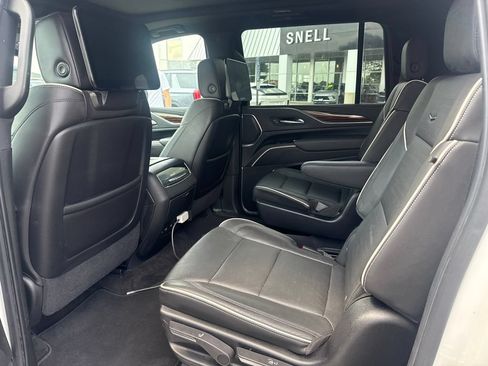 Used 2021 Cadillac Escalade ESV Premium Luxury w/ LPO, Illumination Package AWD/4WD image 6