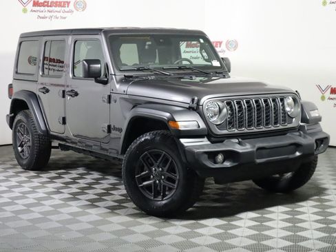 Used 2024 Jeep Wrangler Sport S image 3