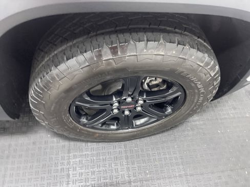 Used 2023 GMC Acadia AT4 image 27