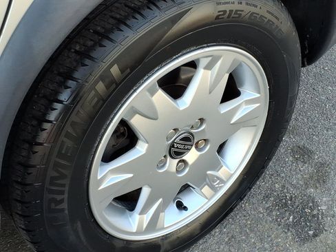 Used 2006 Volvo XC70 Base image 10