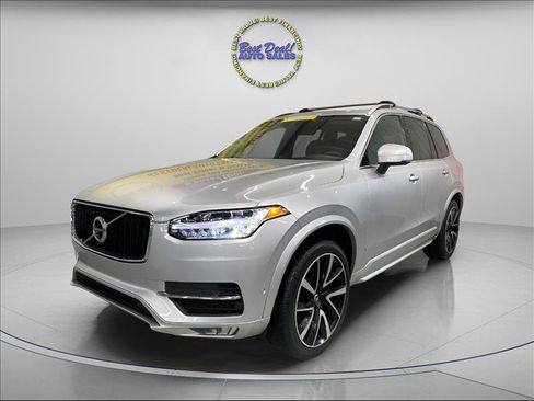 Used 2018 Volvo XC90 T6 Momentum w/ Convenience Package image 1