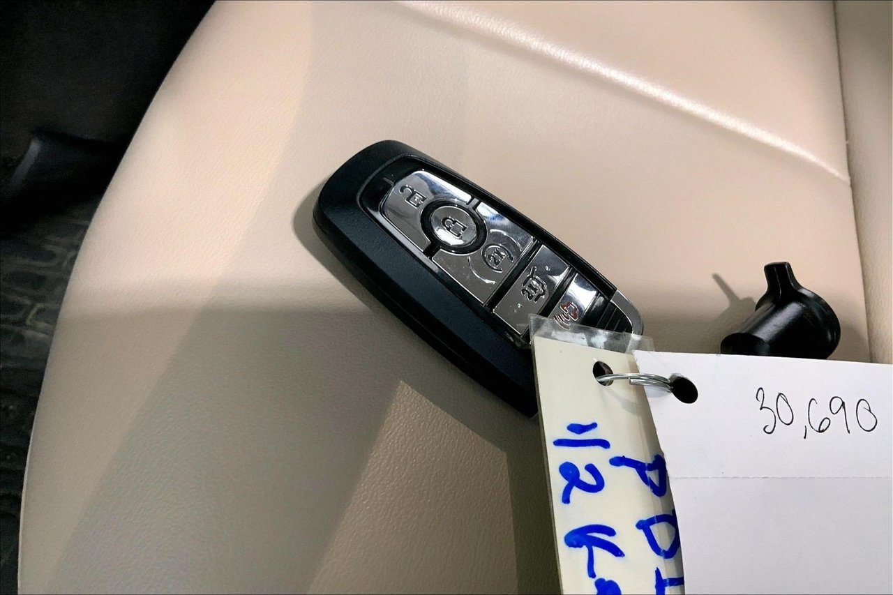 Used 2021 Lincoln Aviator 2WD image 19