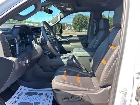 Used 2024 GMC Sierra 2500 AT4 w/ AT4 Premium Plus Package AWD/4WD image 24